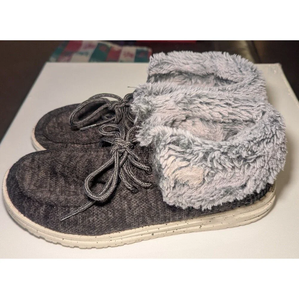 Hey Dude Britt Black Lace Up Faux Fur Ankle Cuffed Pull On Shoes Slippers Sz 8